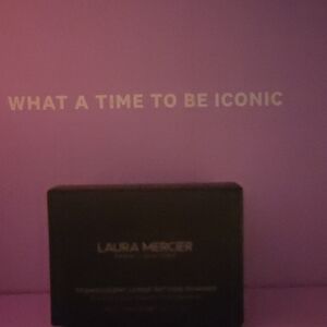 Laura Mercier Translucent Loose Setting Powder
